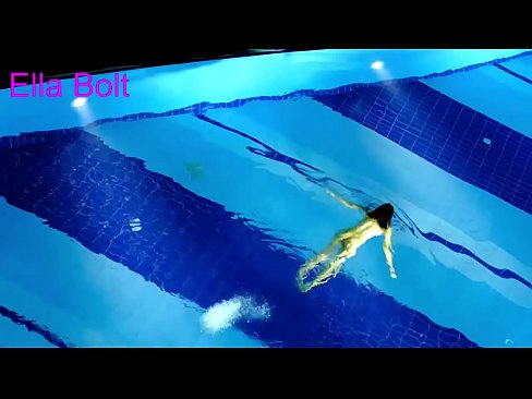 ❤️ എനിക്ക് കാണുന്നത് നിർത്താൻ കഴിയില്ല, ELLA BOLT റിസോർട്ട് പൂളിൽ നഗ്നയായി നീന്തുന്ന യുവ സുന്ദരിയെ പിടികൂടി ❤️❌ ക്വാളിറ്റി സെക്സ് ഞങ്ങളിൽ ❌️